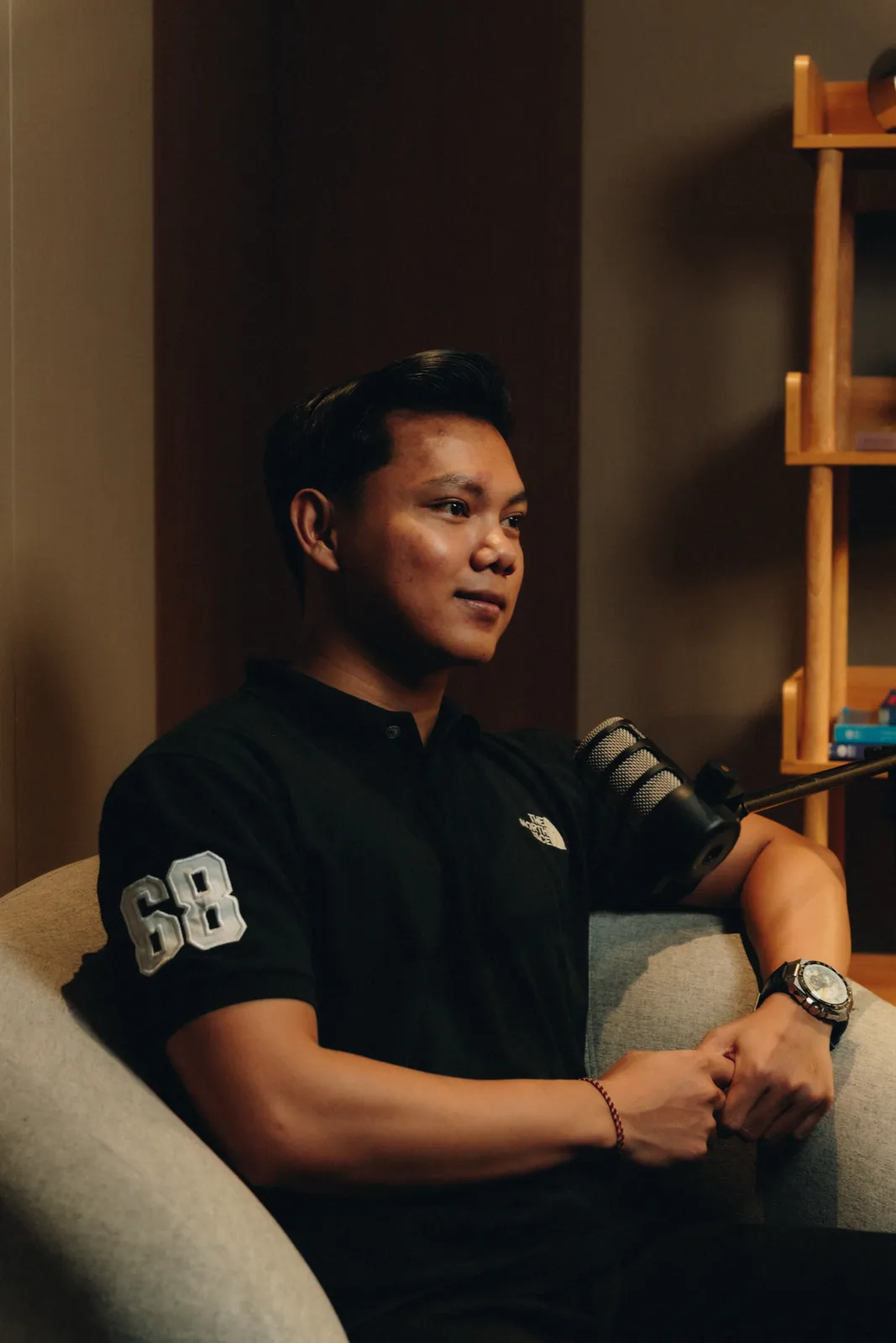 Monolog Space: two-seat monolog podcast setup
